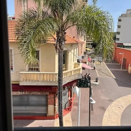 Otel De La Pinede 3*