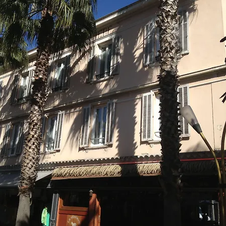 De La Pinede Otel 3*